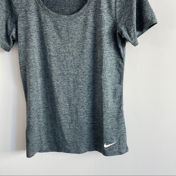 Nike - Short Sleeve Workout Shirt - Grey - Picture 3 of 4
